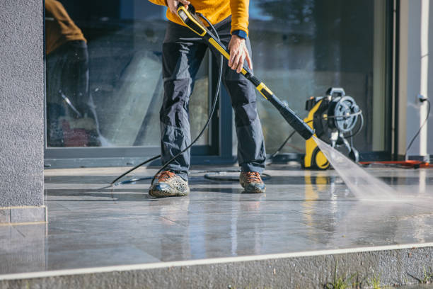 Best Sidewalk and Walkway Cleaning  in London, CA